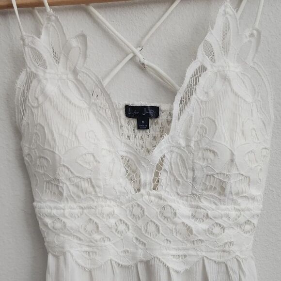 J for Justify White Lace Tiered Camisole - Picture 3 of 12